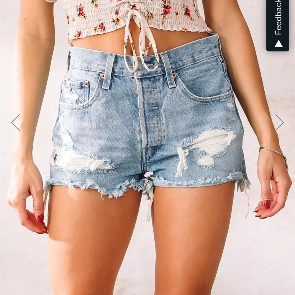 Levi’s 501 distressed high waist jean shorts size 28